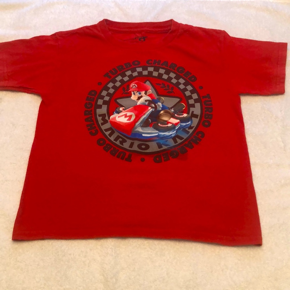 MarioKart Boys Graphic Tee size Medium 8.